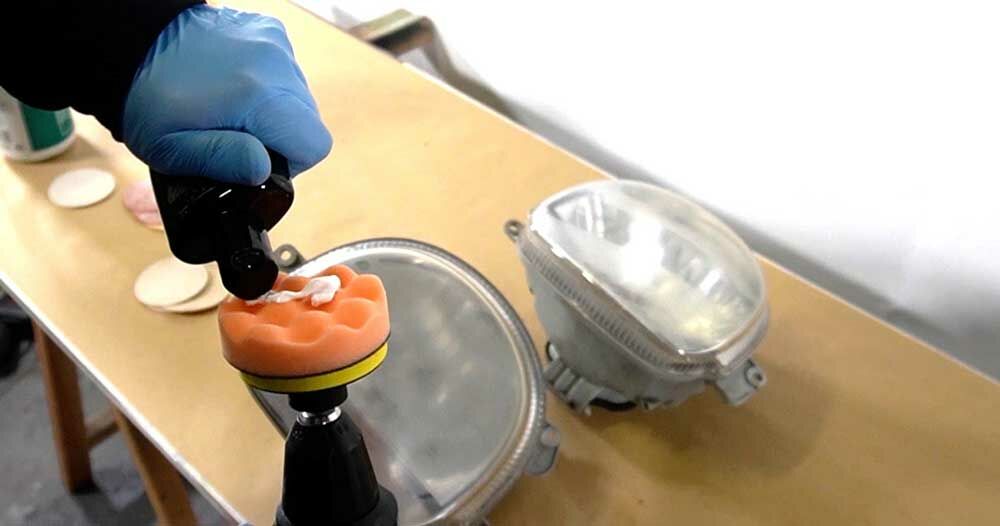 Scheinwerfer Polieren Maschine