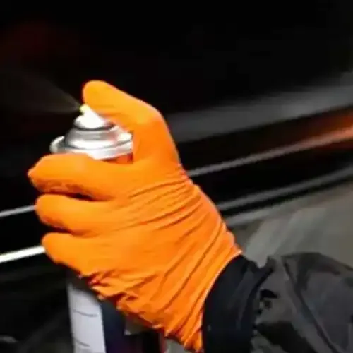 Auto mit Sprühdose lackieren