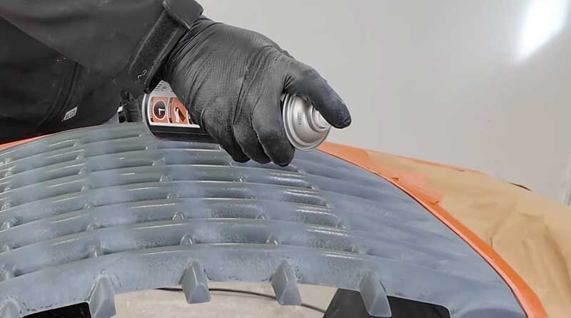 GFK grundieren mit Sprühdose