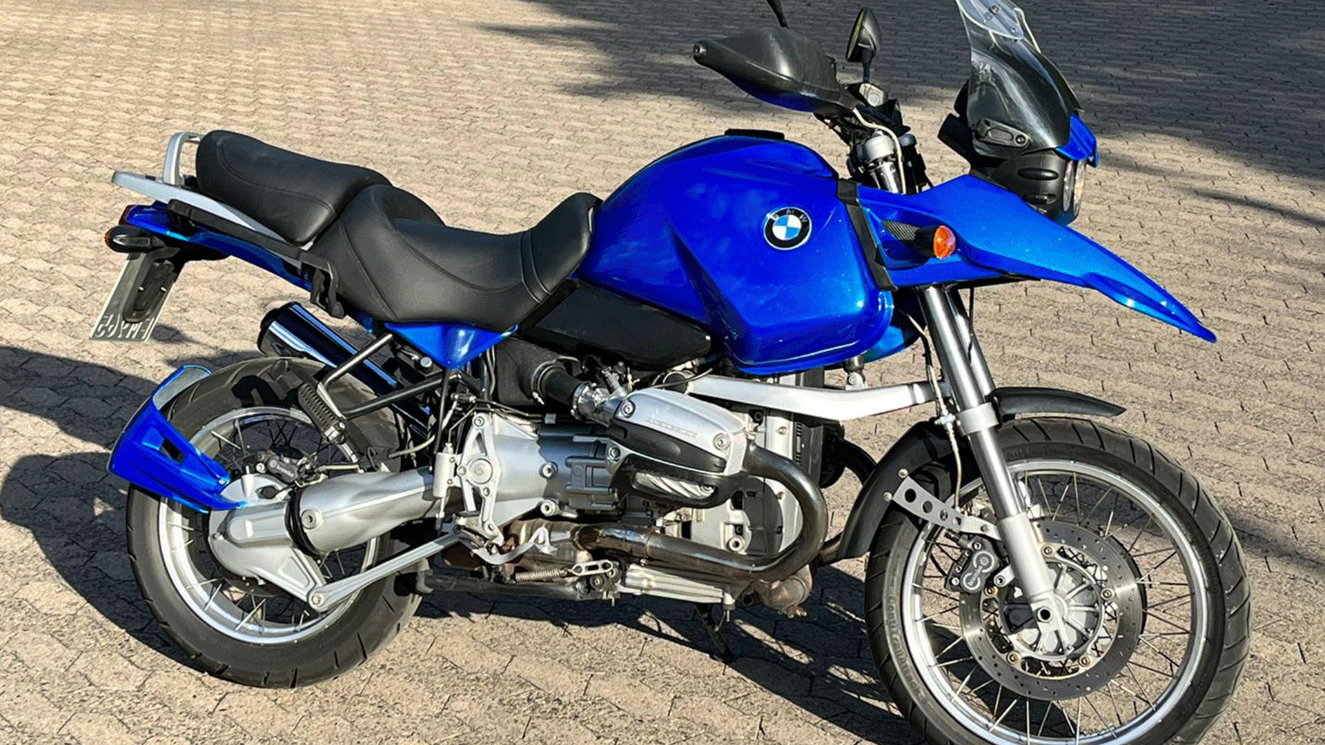 Motorradhelm lackieren Blau
