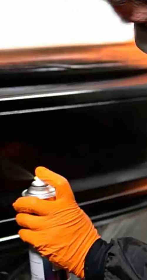 Auto mit Sprühdose lackieren