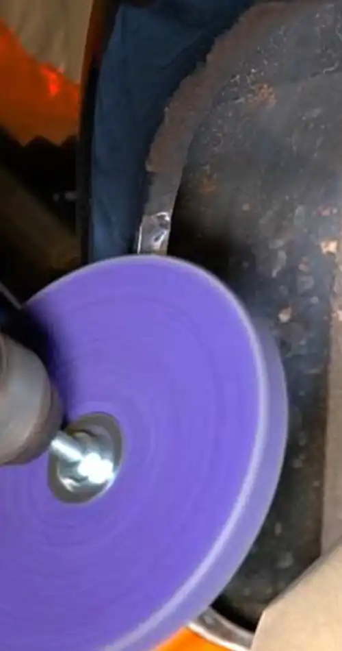 Rost am Auto entfernen